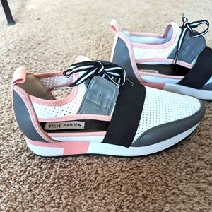 BRAND NEW Steve Madden Arctic Sneaker Pink NEVER WORN